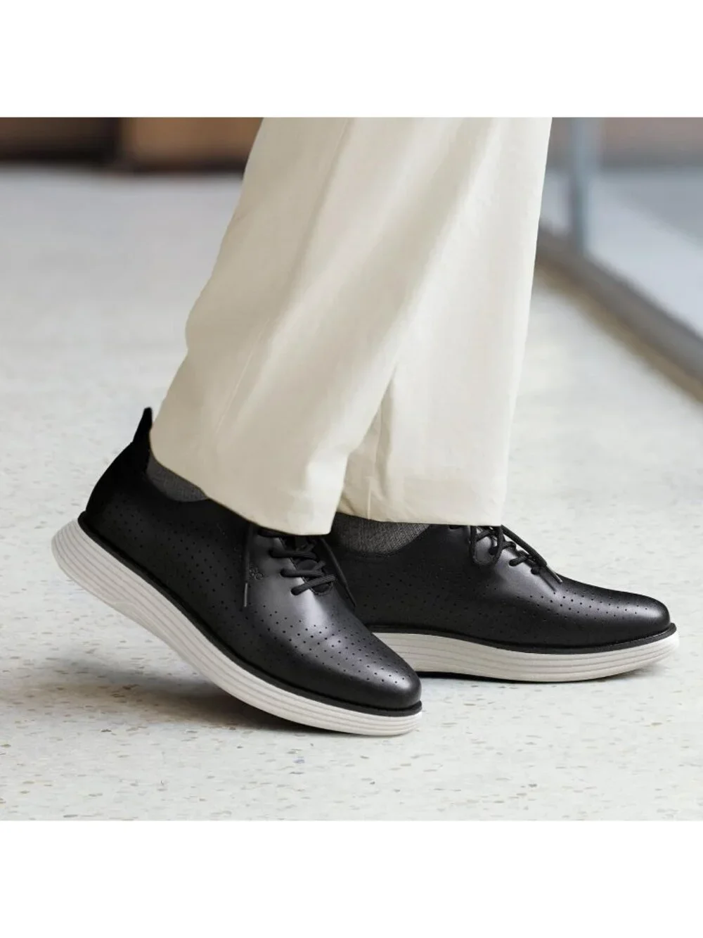 Bruno Marc Men's Black White Polyurethane Classic Casual Vibrant Fashion Sneaker